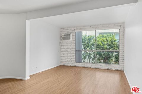 Tiny photo for 1440 VETERAN Avenue #404, Los Angeles, CA 90024 (MLS # 26672135)