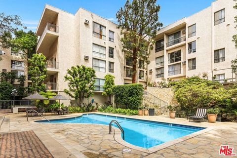 Tiny photo for 1440 VETERAN Avenue #404, Los Angeles, CA 90024 (MLS # 26672135)