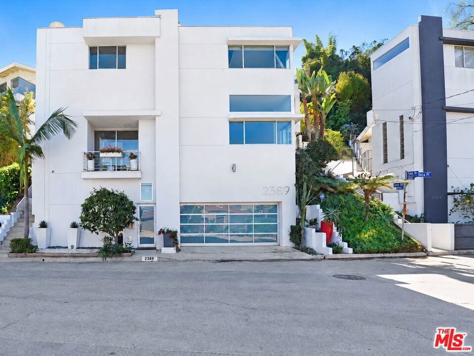 2389 Lyric Avenue