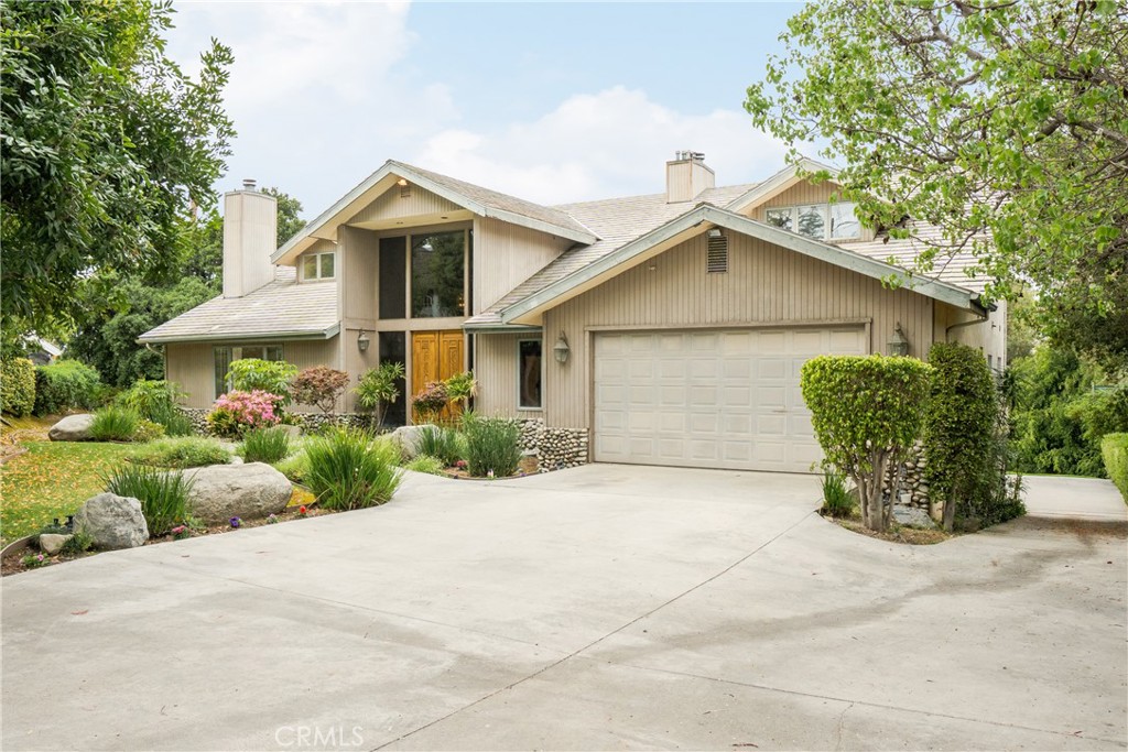 8321 La Sierra Avenue