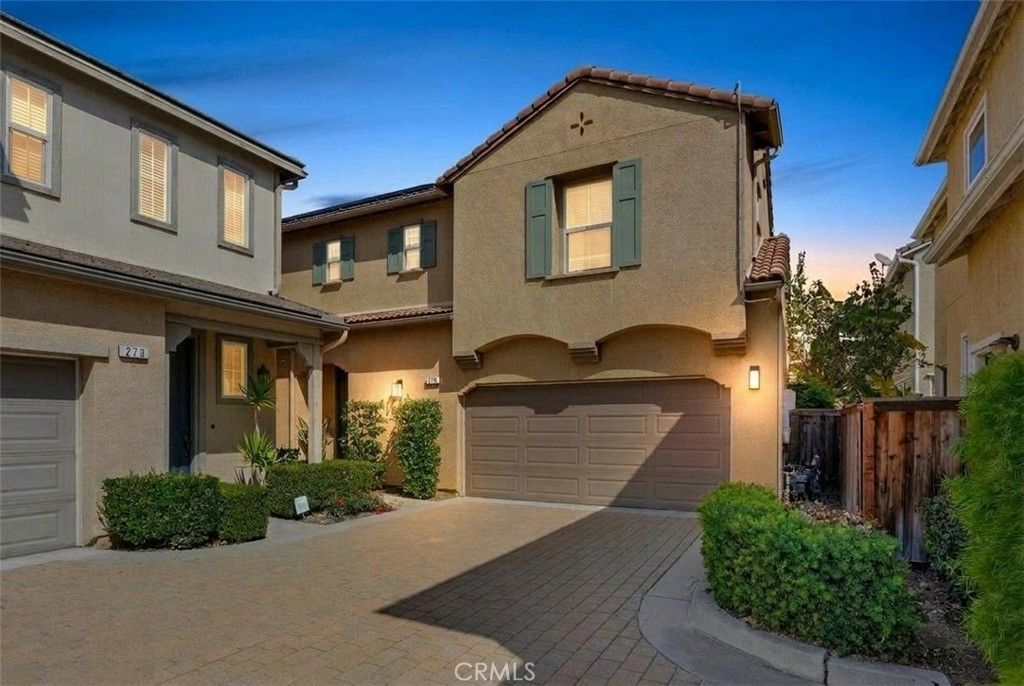 Photo of 271 W Sparkleberry Ave, Orange, CA 92865 (MLS # PW26052691)