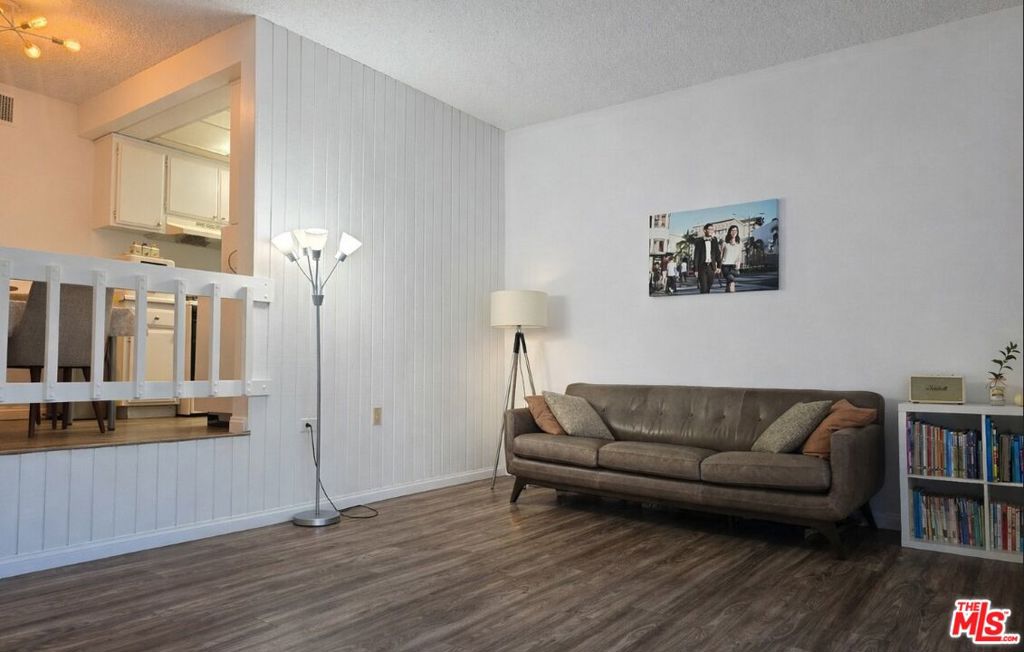 991 S Idaho Street 102