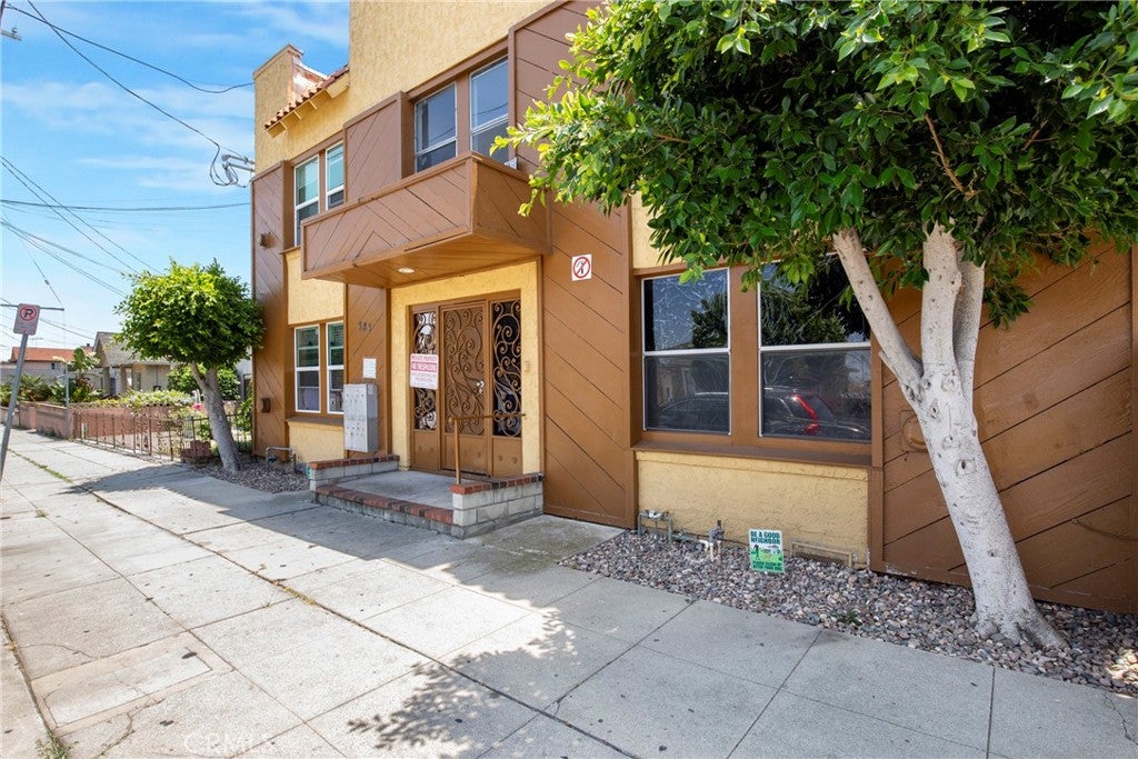 383 W 14th Street