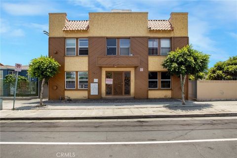 Photo of 383 W 14th Street, San Pedro, CA 90731 (MLS # SB26125439)