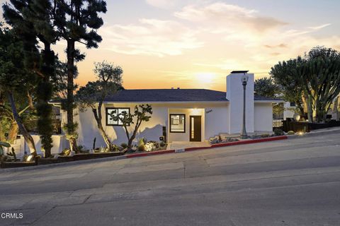 Photo of 2001 Kenilworth Avenue Avenue, Los Angeles, CA 90039 (MLS # P1-26408)