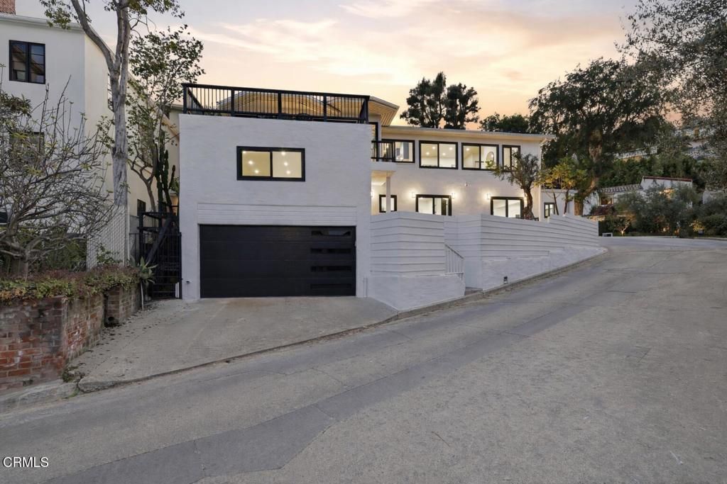 Photo of 2001 Kenilworth Avenue Avenue, Los Angeles, CA 90039 (MLS # P1-26408)