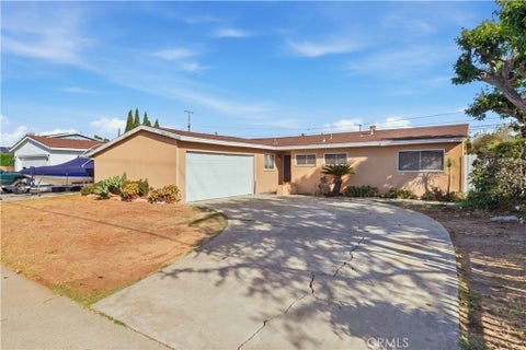 Photo of 944 W Wilson ST, Costa Mesa, CA 92627 (MLS # OC26227222)