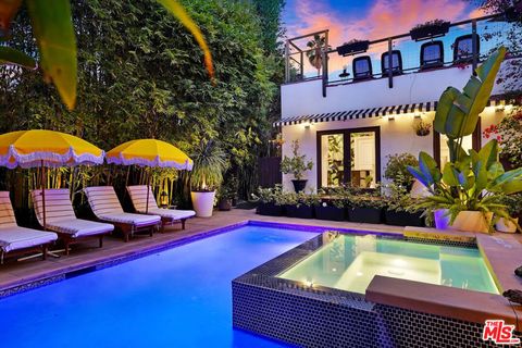 Photo of 903 N Vista Street, Los Angeles, CA 90046 (MLS # 25608221)