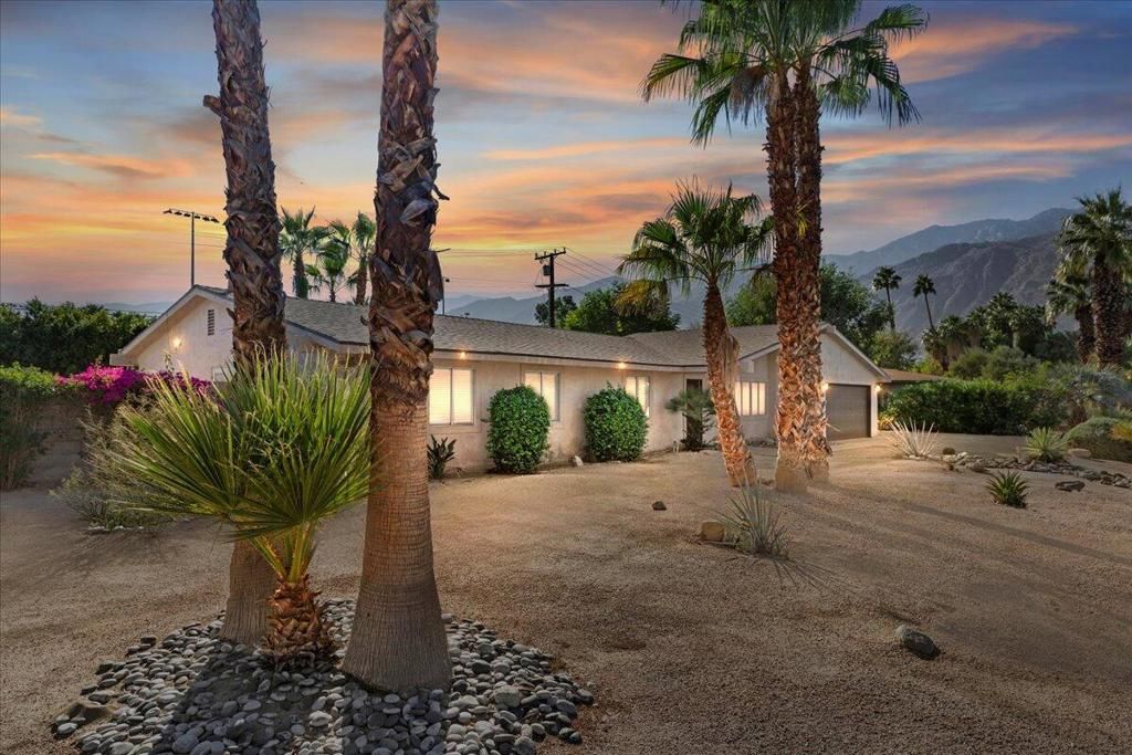 Photo of 2183 E Paseo Gracia, Palm Springs, CA 92262 (MLS # 219138799DA)