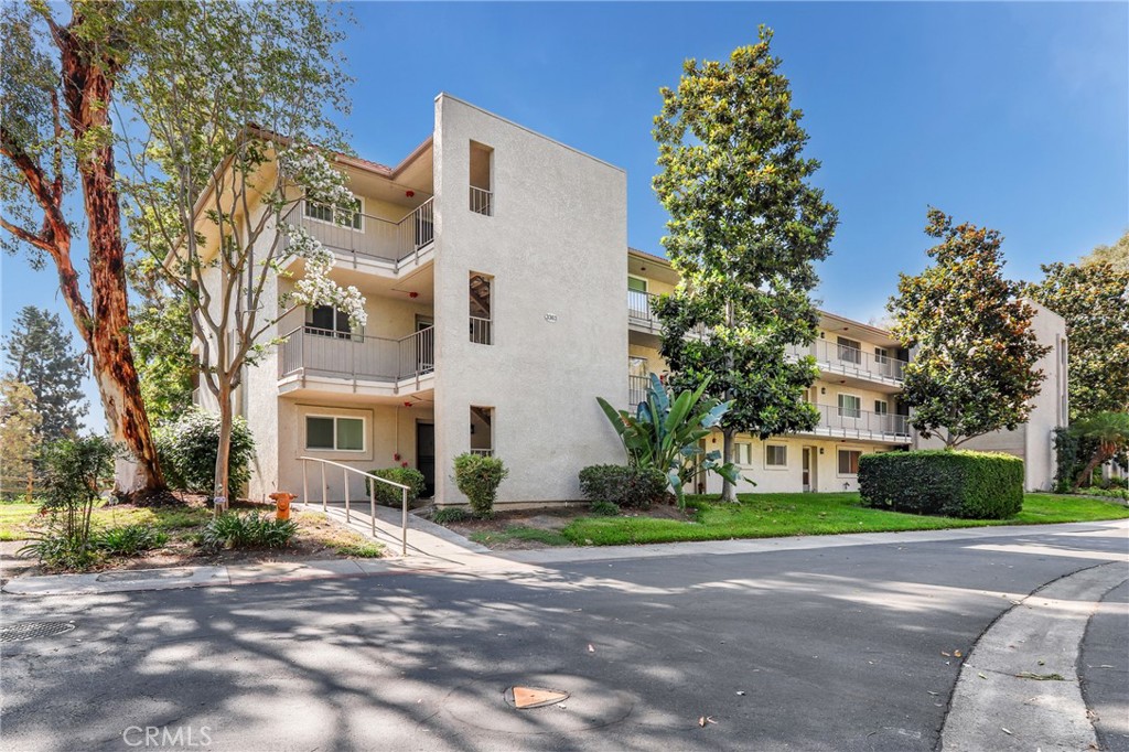 Look no further!!!! Light, bright and airy - Perched on a hill, must see this end unit with amazing view of Saddleback Mountain and the valley below!
2 bed/2 baths, located in the Gate 9 of premier senior community of Laguna Woods. this home offers a fantastic location with sweeping views and is close to clubhouse 5. This unit has NEW WINDOWS and sliding. Once inside you will find fresh paint and just installed carpet. The kitchen has been freshened up with white cabinets, Granite counter tops and stainless appliances. The dining room has a modern ceiling fan. Both bathrooms have been remodeled with custom tiled showers and vanities. Enjoy your morning coffee with the gorgeous view from the balcony off the living room The primary bedroom has endless views and an en suite bathroom. Cooling unit just installed in the living room with wall control! This is a 3 story building with elevator access to the home. The location is very close to clubhouse 5 with its large swimming pool, hot tub, fitness center, card room and event space. Laguna Woods is one of the most prestigious 55+ communities in the USA. In Laguna Woods you currently have access to: bus system around the community & to area shopping, restaurants, 5 pools & 4 hot tubs; golf, tennis, library, 7 clubhouses, a multitude of clubs, 3 fitness centers, theater, horse back riding/stables, garden centers, basketball, card rooms, billiards, bocce ball, pickleball, exclusive restaurant and lounge & more!