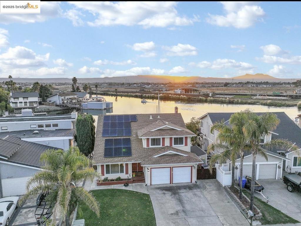 DELTA WATERFRONT ACCESS - Residential