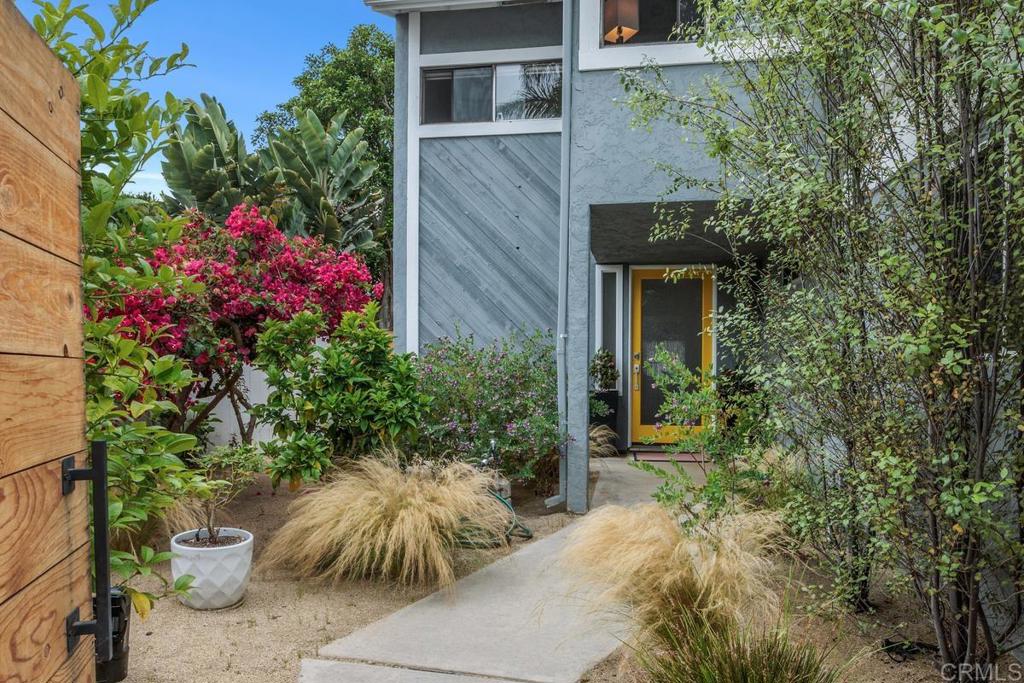 202 Calle De Sereno