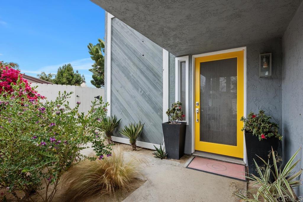 202 Calle De Sereno