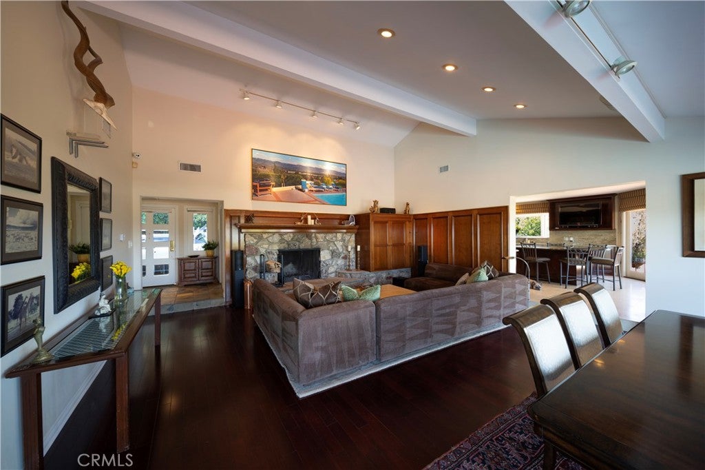 4815 Brewster