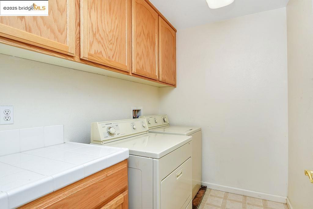 OAKLEY - Residential