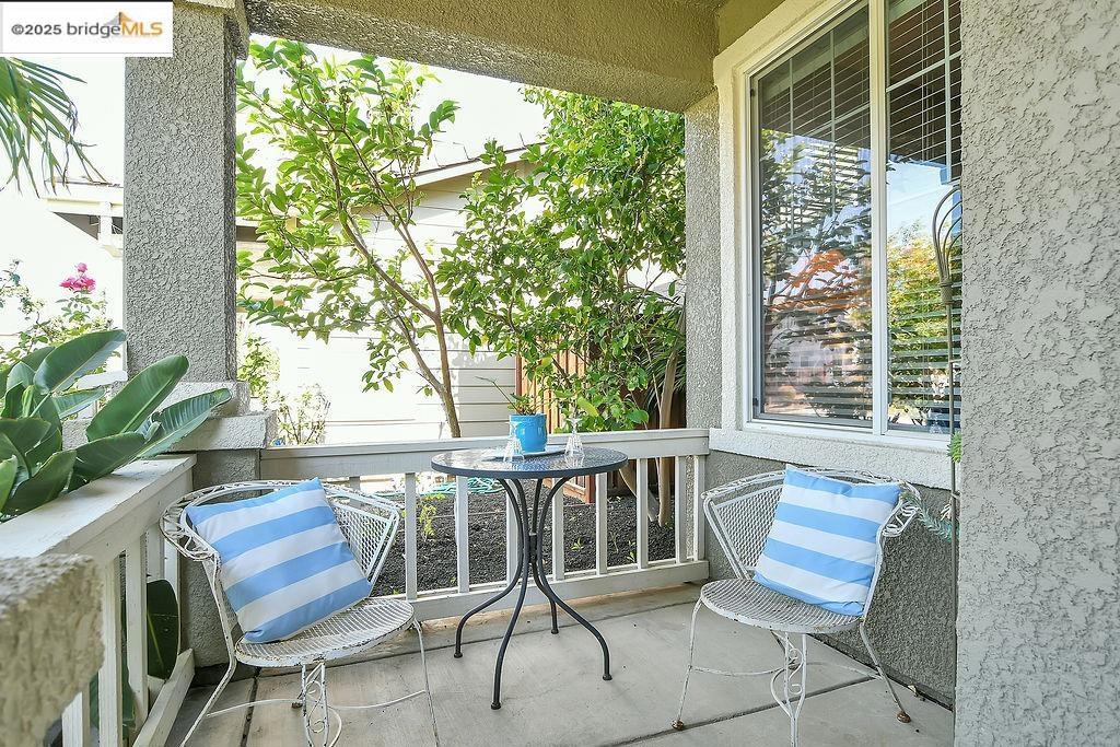 OAKLEY - Residential