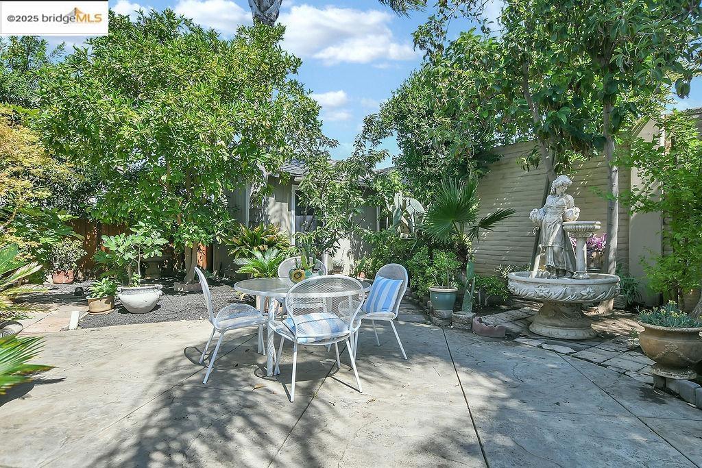 OAKLEY - Residential