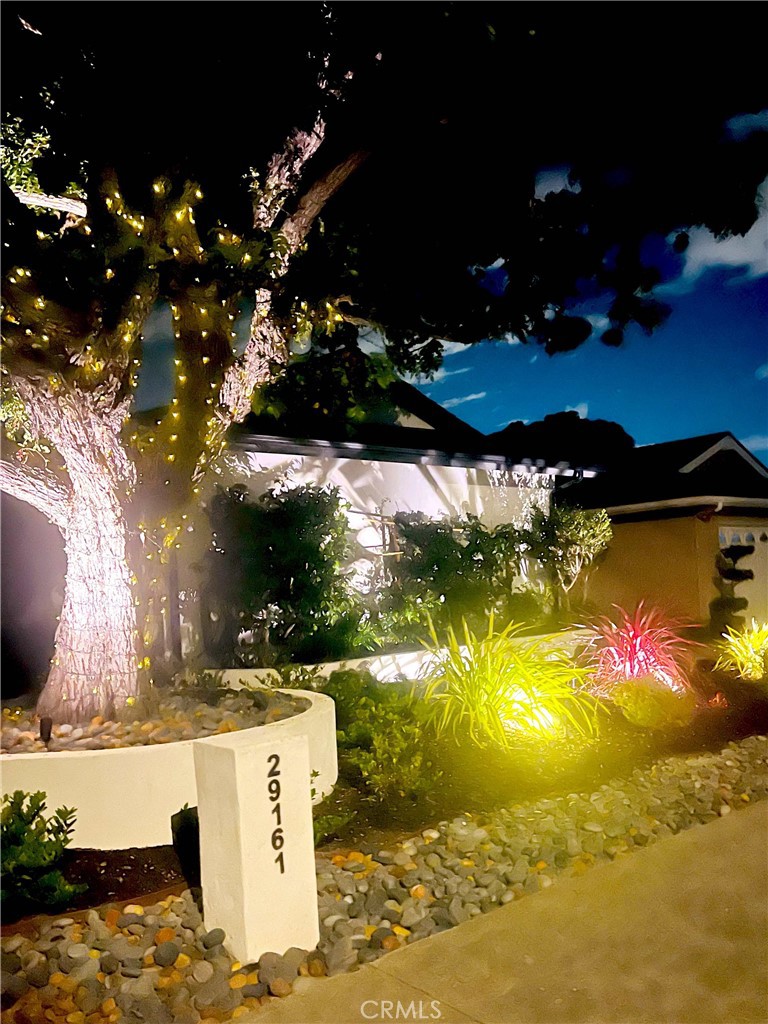 Discover this stunning brand new junior ADU featuring a one-bedroom layout, nestled in a fantastic walkable neighborhood in Laguna Niguel! This charming space boasts beautiful hardwood flooring, modern appliances, and includes a refrigerator, microwave, dishwasher ,washer, and dryer. The owner has truly gone above and beyond to create a cozy, state-of-the-art home! Interested applicants to apply through RentSpree.