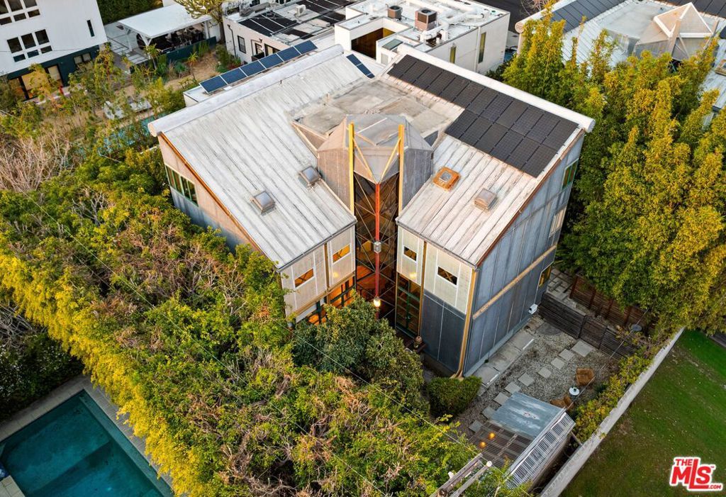 Photo of 1955 1/2 Purdue Avenue, Los Angeles, CA 90025 (MLS # 26653349)