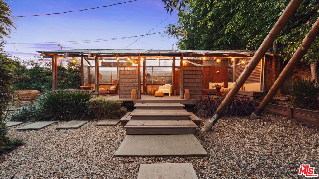 Photo of 1955 1/2 Purdue Avenue, Los Angeles, CA 90025 (MLS # 26653349)