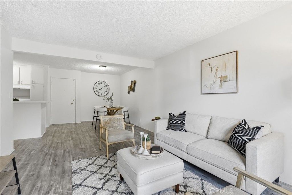 Photo of 18620 Hatteras St #276, Tarzana, CA 91356 (MLS # SR26074876)