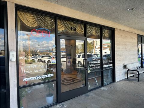 3033 Bristol Street I Costa Mesa CA 92626