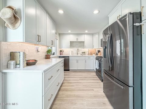 Tiny photo for 293 Green Moor Place, Thousand Oaks, CA 91361 (MLS # 226000964)