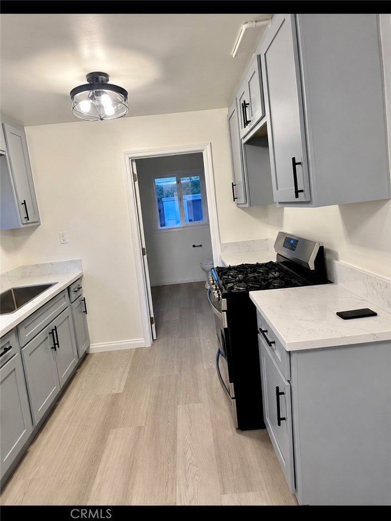 2315 N Lugo