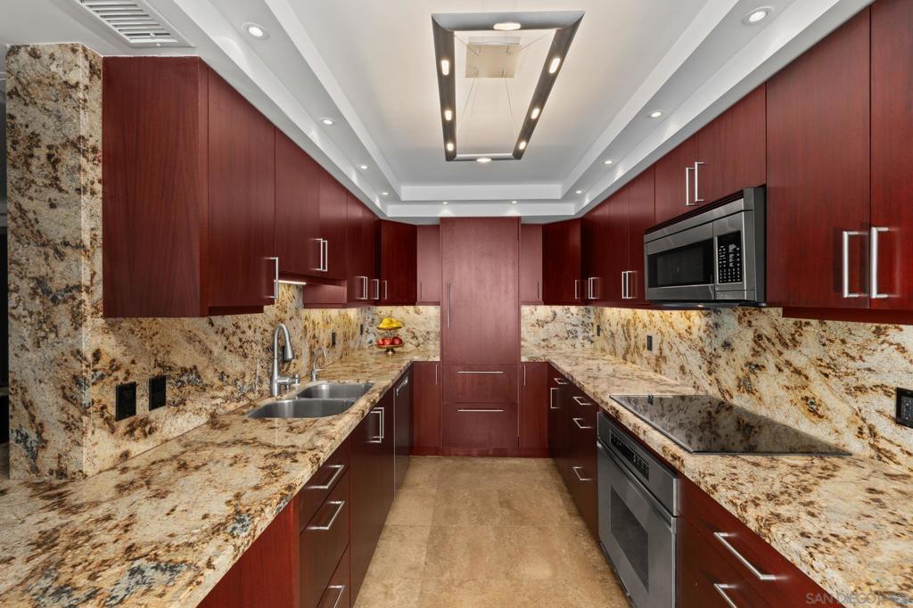 1760 Avenida del Mundo 406