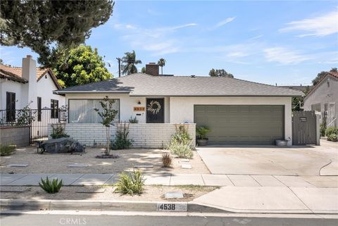 Photo of 4538 Merrill Ave, Riverside, CA 92506 (MLS # IV26040840)