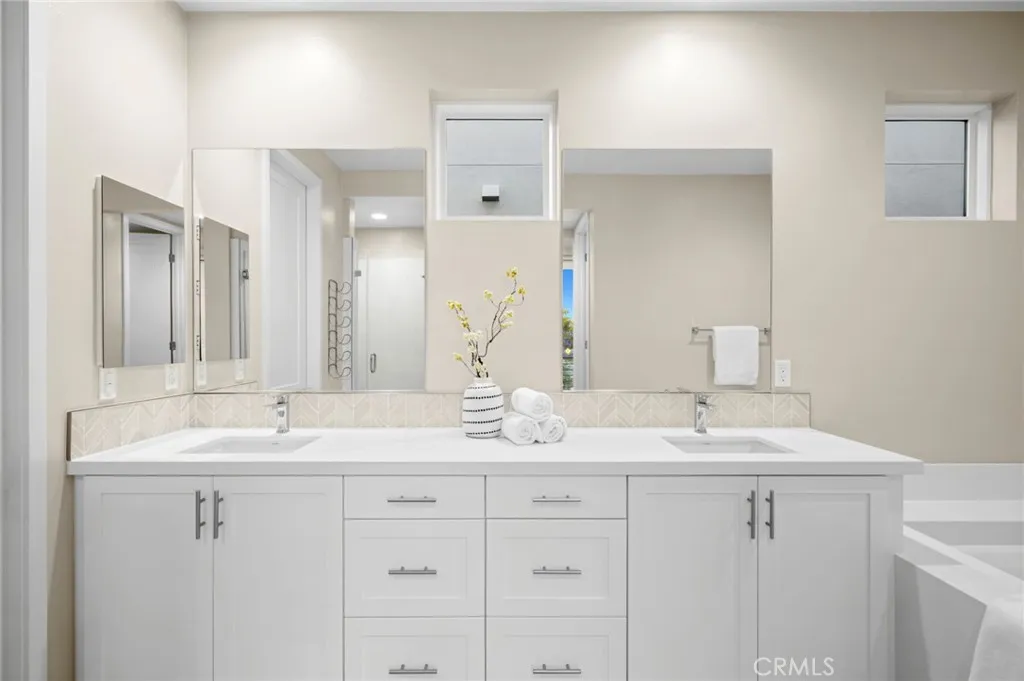 Irvine, California 92618, United States, 4 Bedrooms Bedrooms, ,3 BathroomsBathrooms,Residential,Active,154372