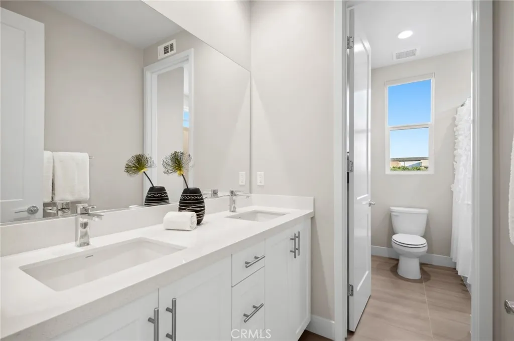 Irvine, California 92618, United States, 4 Bedrooms Bedrooms, ,3 BathroomsBathrooms,Residential,Active,154372