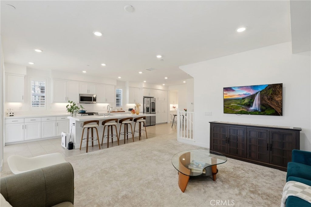 175 W La Palma Avenue 6, Anaheim CA 92801