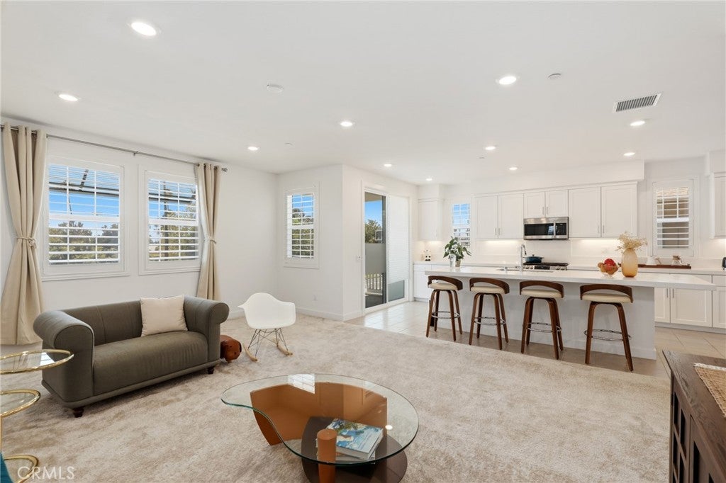 175 W La Palma Avenue 6