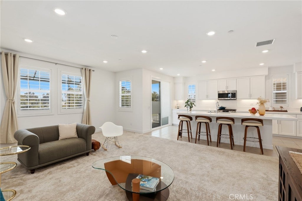 175 W La Palma Avenue 6