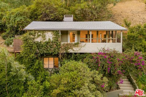 Photo of 337 Museum Drive, Los Angeles, CA 90065 (MLS # 26679939)