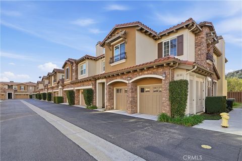 Photo of 11549 Verona Dr, Chatsworth, CA 91311 (MLS # SR26029090)
