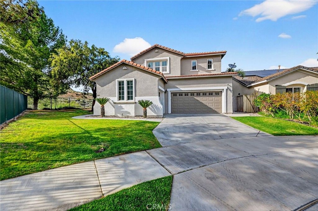 Photo of 31860 Willow Wood Court, Lake Elsinore, CA 92532 (MLS # SW26058524)