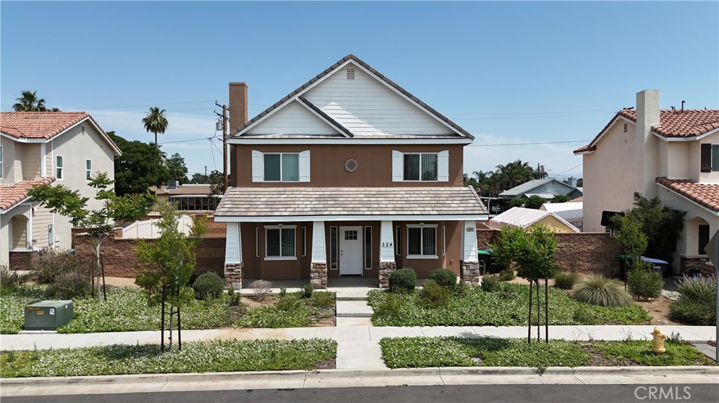 Great newer 3 bedroom 3 bath house in Perris. Close to Downtown Perris and Historic Train Station.