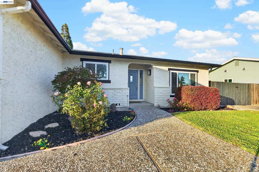 9792 Broadmoor Dr