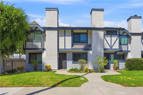 MLS: SR26078585
