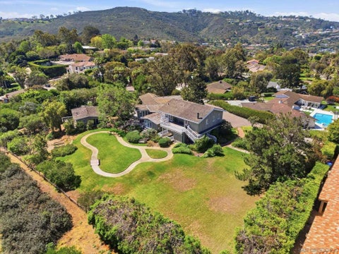 Photo of 2954 Woodford Drive DR, La Jolla, CA 92037 (MLS # 260022253SD)