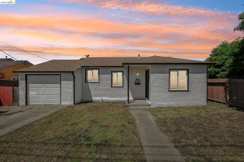 Photo of 2637 Kelley Avenue Ave, San Pablo, CA 94806 (MLS # 41132390)