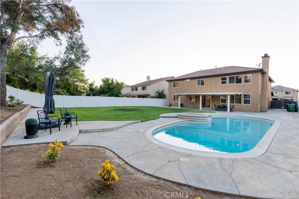 15388 La Casa Drive