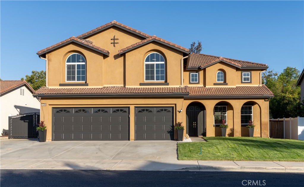 15388 La Casa Drive