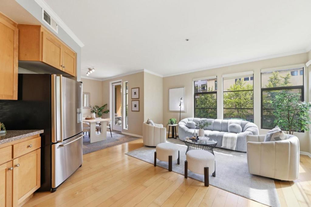 800 N 8th Street 220