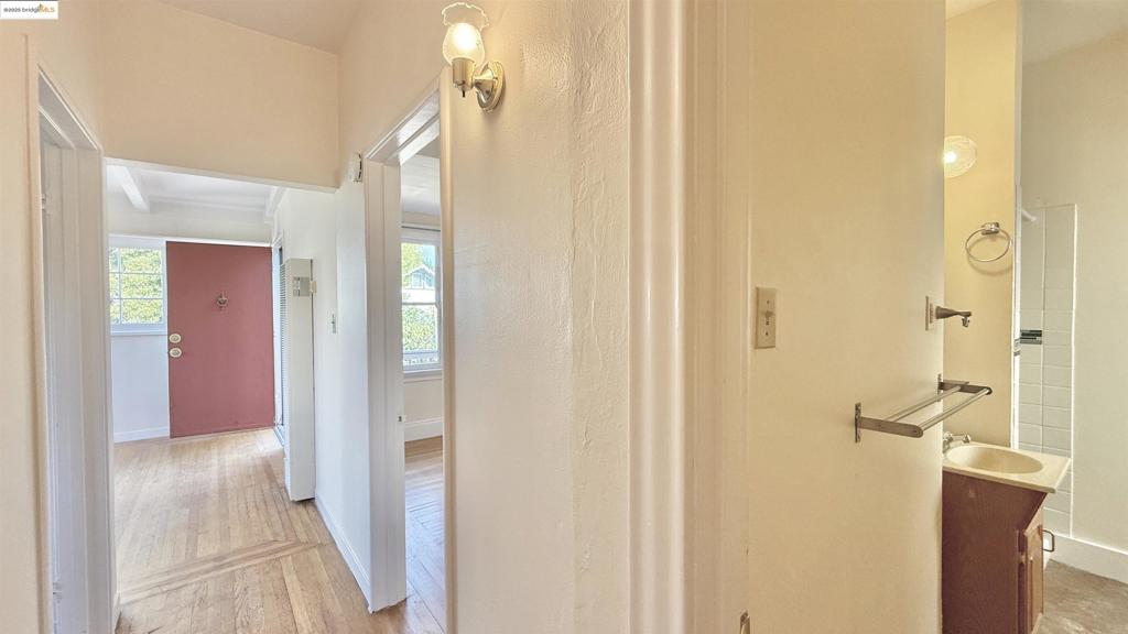 ROCKRIDGE - Residential Income