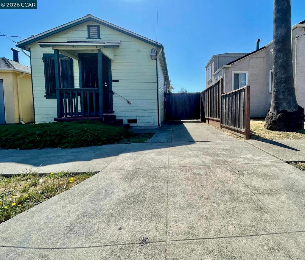 Photo of 311 S 17Th St ST, Richmond, CA 94804 (MLS # 41144311)