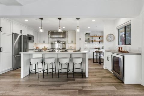 Photo of 17 Iris Ln, San Carlos, CA 94070 (MLS # ML82024944)