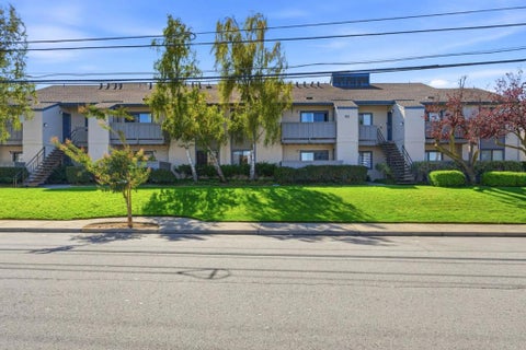 Photo of 853 Woodside Way #136, San Mateo, CA 94401 (MLS # ML82065148)